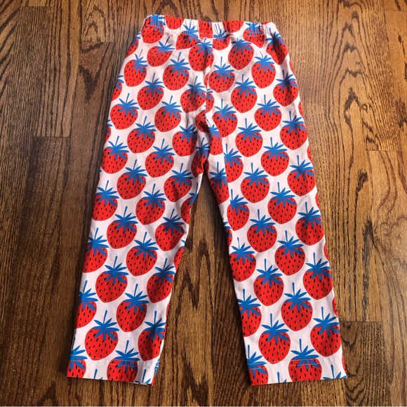 Hanna Andersson | Cropped Strawberry Leggings - Picture 2 of 5